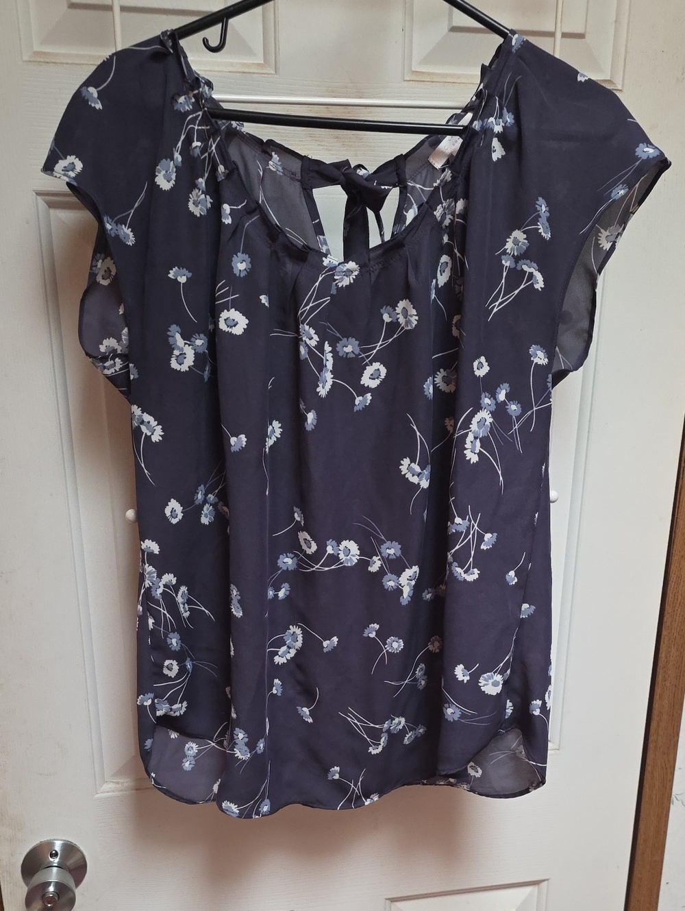 Women’s Navy Floral Tie-Back Blouse